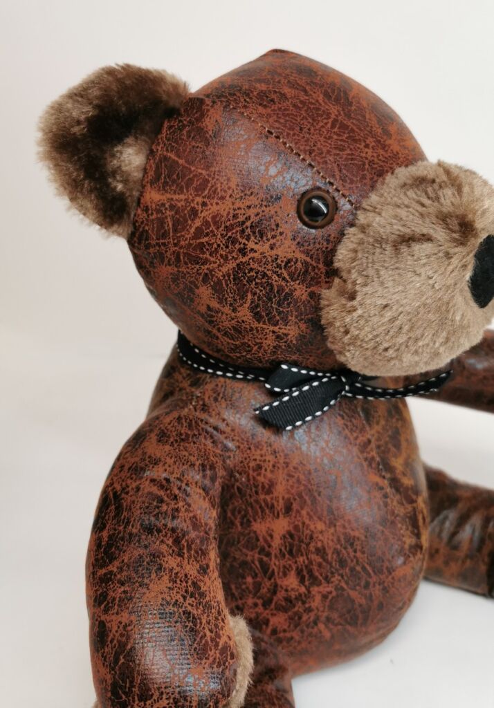 OURS CALE PORTE ASPECT VIEUX CUIR ET PELUCHE 13 x 20 x 32 cm - Photo N°3