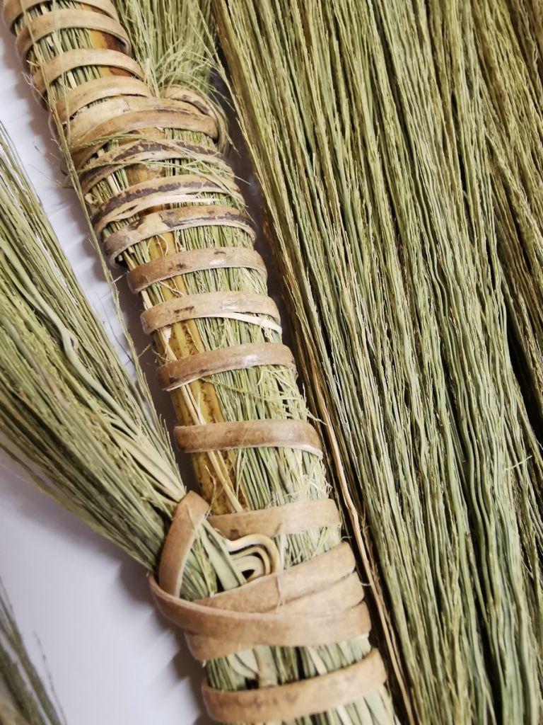 PLUME DECORATIVE SUR TIGE DE BAMBOU FLEUR DE RAYUNG  20 X 200 X 8 CM - Photo N°5