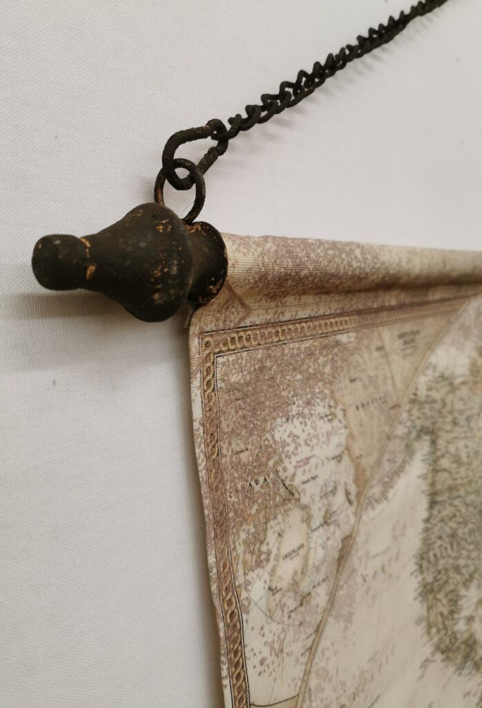 TOILE LIN 130 X 4 X 82 MAPPEMONDE SUSPENDUE PAR CHAINE - Photo N°5