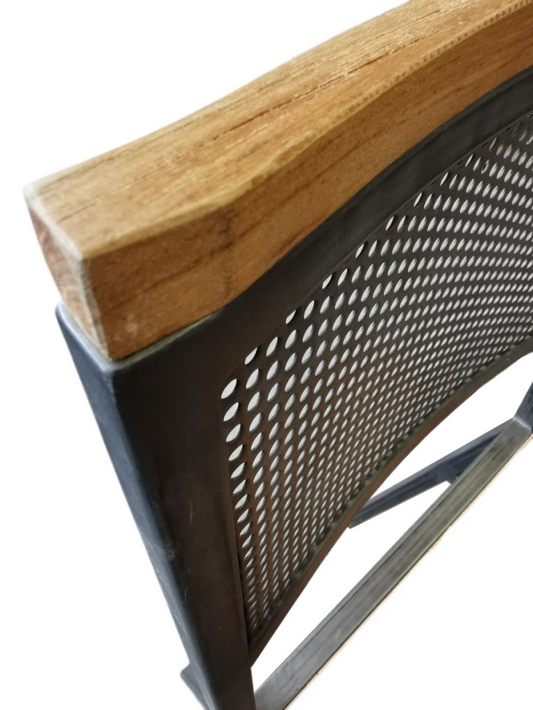 CHAISE METAL VIEILLI ET TECK MASSIF RECYCLE 84 X 40 X 52 CM - Photo N°6