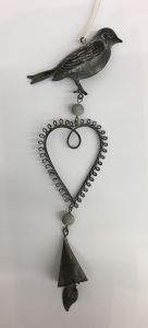 SUSPENSION OISEAU COEUR ET CLOCHETTE 9.5 x 24 cm