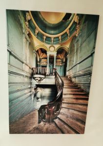 IMPRESSION SUR TOILE VERNIE D'UN ESCALIER 60 X 90 CM