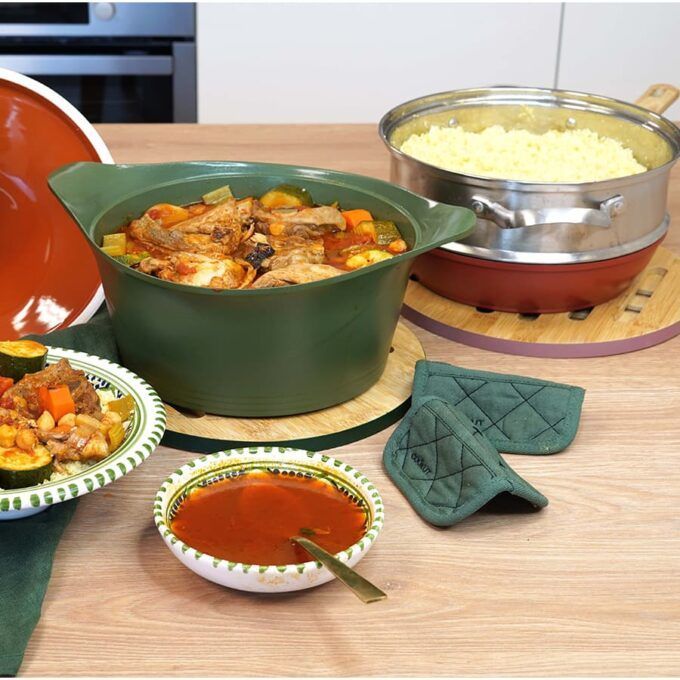 L'INCROYABLE COCOTTE 28 CM COULEUR VERT FOUGERE SANS BOUTON NI MANIQUE - Photo N°3