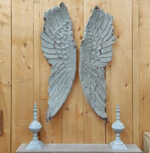 DECORATION MURALE PAIRE D AILES VIEILLI EN RESINE 105 X 62 X 8 CM