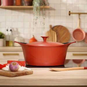 L'INCROYABLE COCOTTE 33 CM COULEUR ROUGE PASSION SANS BOUTON NI MANIQUE