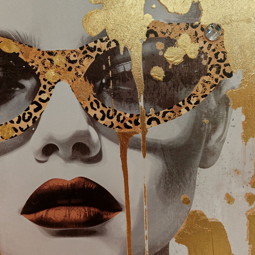 PEINTURE VISAGE DE FEMME LUNETTE ET DORE 70 X 70 X 3.5  CM - Photo N°4