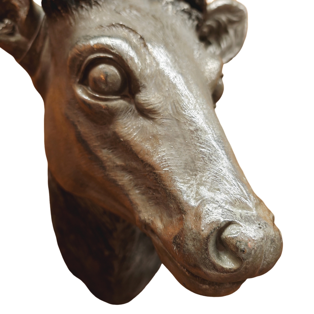 TETE DE CERF A FIXER AU MUR EN RESINE ASPECT METAL ARGENT 76 CM - Photo N°4