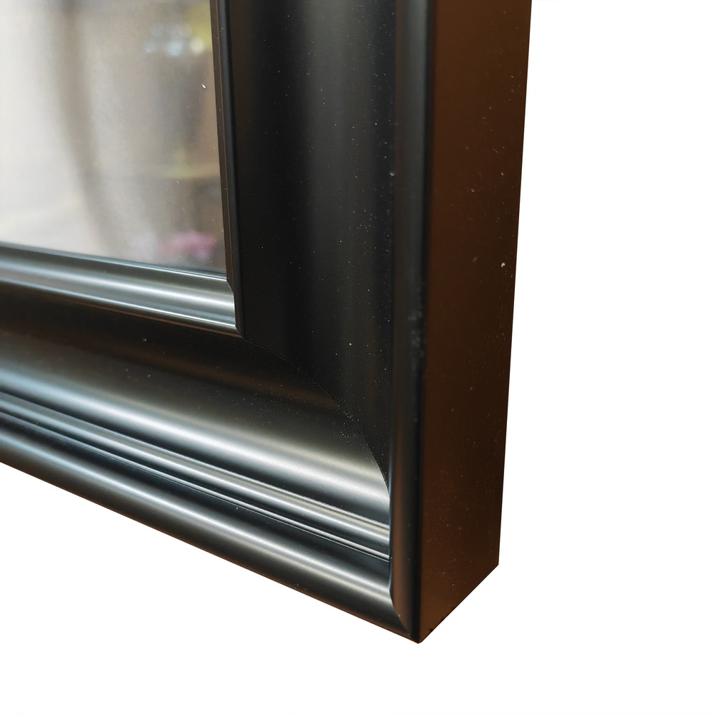 IMPRESSION FEMME BIJOUX EN OR ET NOIR ET BLANC LIQUID GEL ET STRASS 76 X 116 CM - Photo N°3