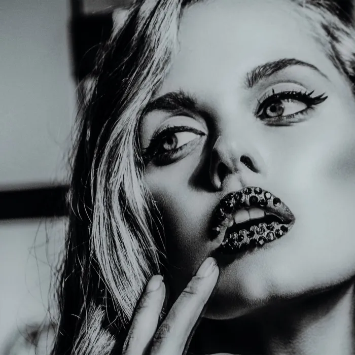 IMAGE IMPRIME VERRE VISAGE DE FEMME NOIR ET BLANC 120 X 80 CM - Photo N°4