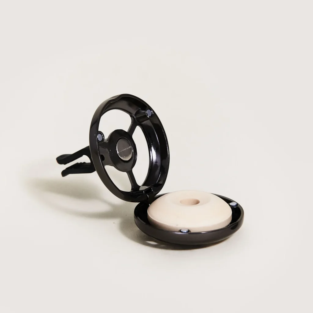 KIT PINCE DIFFUSEUR VOITURE LOLITA LEMPICKA GUN LAMPE BERGER - Photo N°5