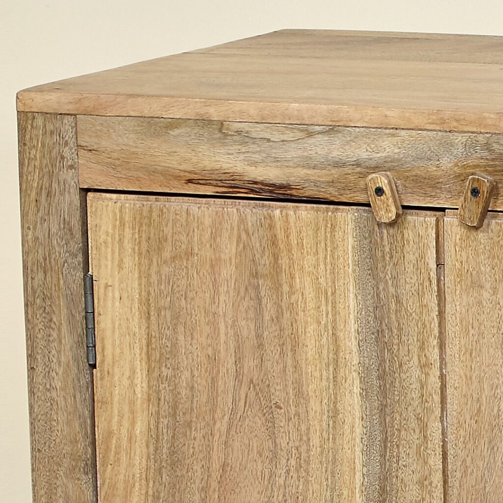 BAHUT 4 PORTES MANGUIER MASSIF FINITION VERNIS NATUREL  135 X 40 X 70CM - Photo N°4