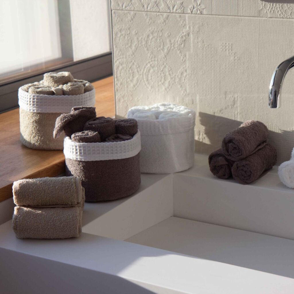 PANIER INVITE DE 6 SERVIETTES COULEUR TAUPE 12 x 12 cm - Photo N°2