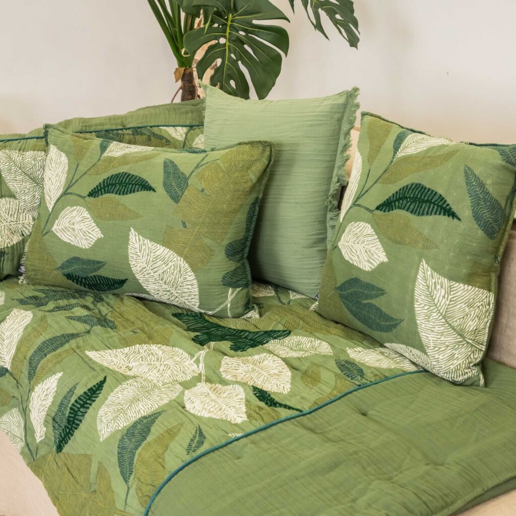 COUSSIN FOLIO IMPRIME BRODE 45 X 45 VERT OLIVE - Photo N°2