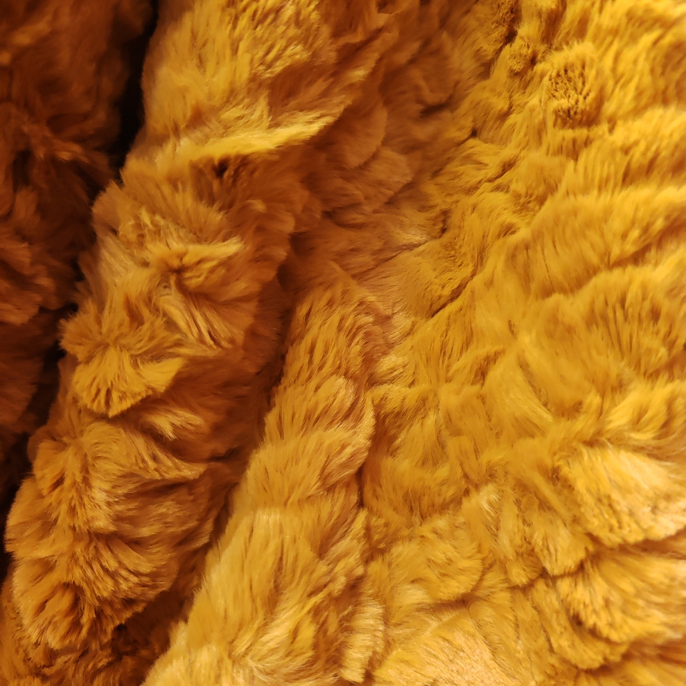 PLAID ELEGANCE COULEUR GOLD FAUSSE FOURRURE EN RELIEF 130 X 170 CM - Photo N°2