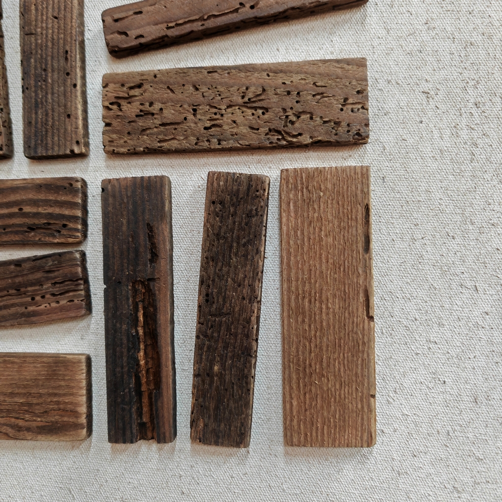 TABLEAU MURAL RECTANGULAIRE AVEC QUADRILLAGE EN BOIS RECYCLE  60 X 80 X 3.5 CM - Photo N°5