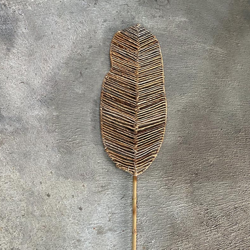FEUILLE DECORATIVE SUR TIGE DE BAMBOU EN FEUILLE DE BANANIER  38 X 200 X 2 CM - Photo N°1