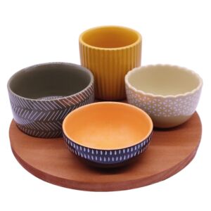 SET DE 4 RAMEQUINS DE DIFFERENTES FORME PLATEAU BOIS 22 X 9.5 CM