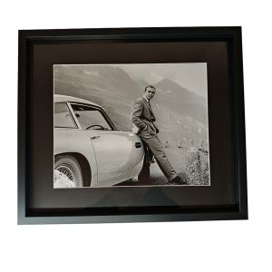 IMAGE ENCADREE BOND 007 SEAN CONNERY CADRE NOIR 42.2 X 36.2