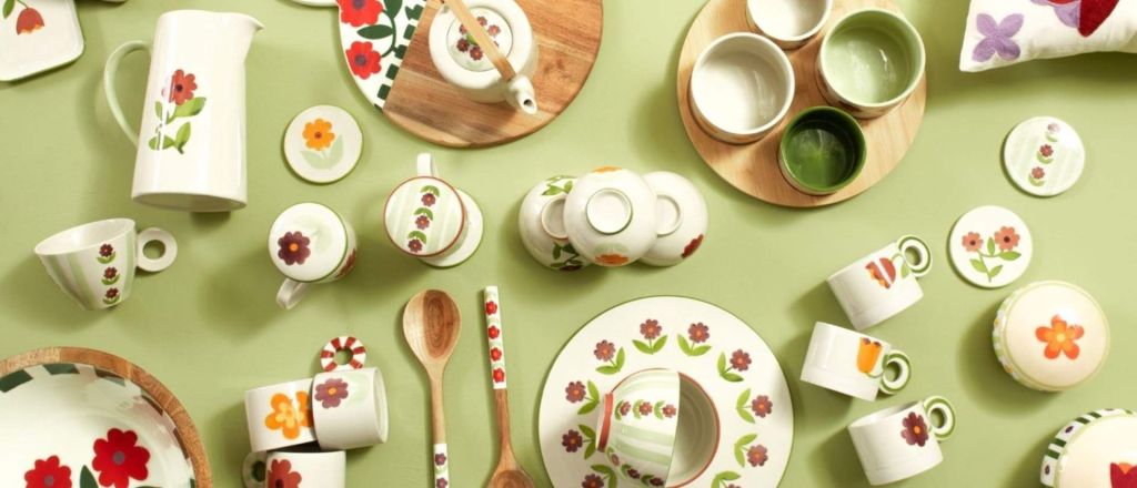 PICHET DAPHNE DECOR FLEURS ROUGE SUR FOND CREME 1.5 L - Photo N°2