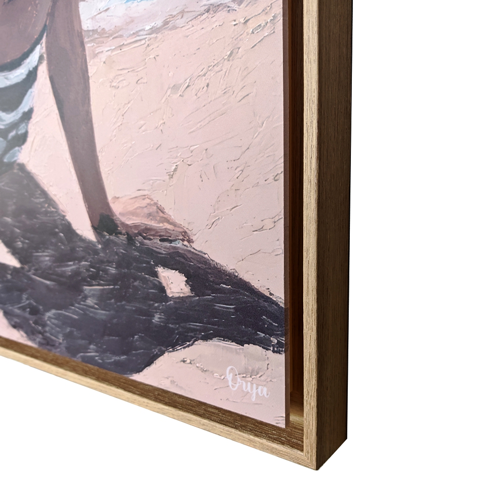 TABLEAU FEMME SUR LA PLAGE AVEC UN CHAPEAU ORYA 66 X 66 CM - Photo N°3